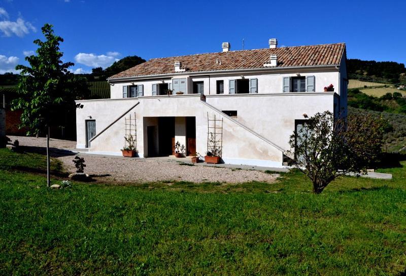 מונטפרנדונה B&B Casale Fonte Vecchia מראה חיצוני תמונה